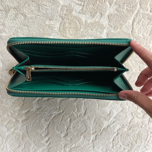 Ralph Lauren zip wallet - great condition - Picture 3 of 3